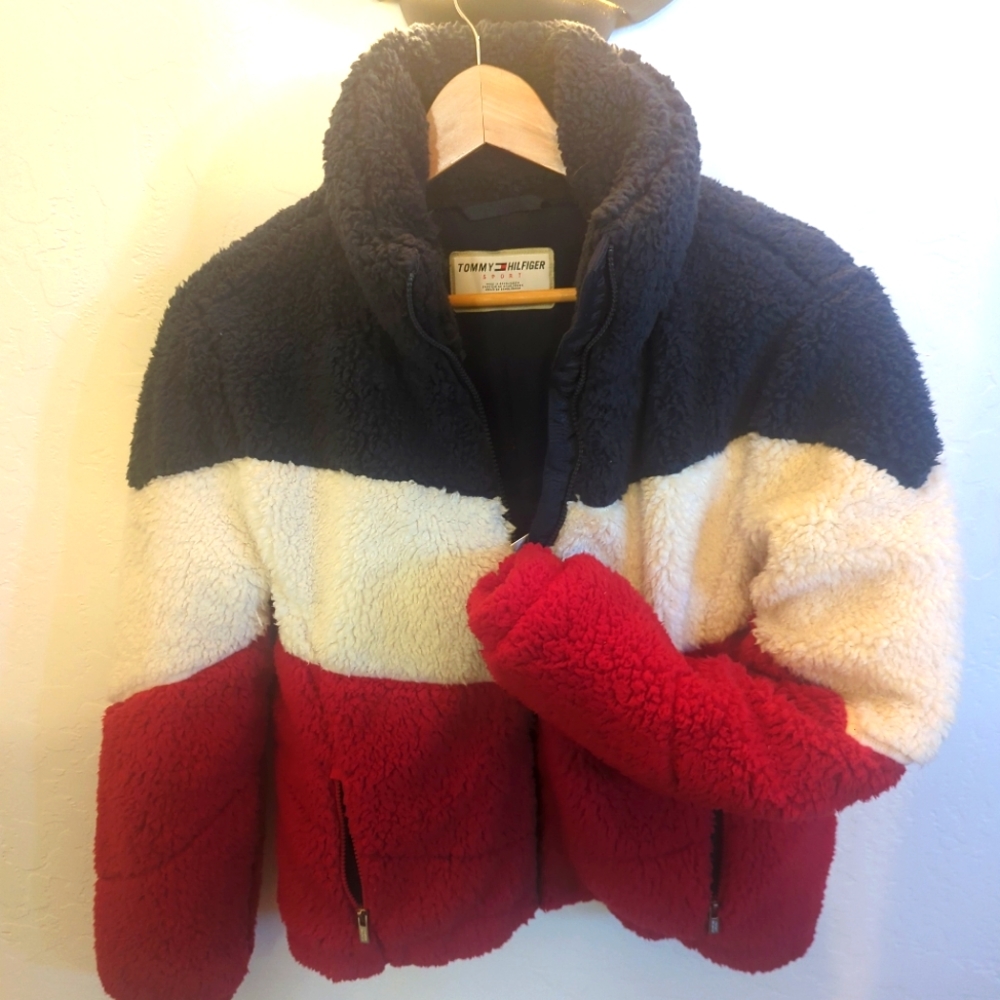 *NWT* Tommy Hilfiger Chevron Puffer Jacket